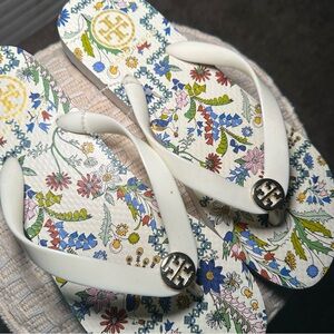 Tory Burch Floral Logo Flip Flop Sandals White Multicolor Size 8